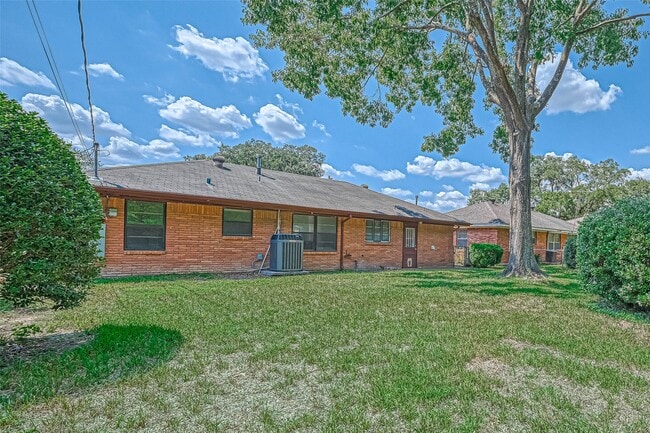 Building Photo - 3018 Attridge Rd