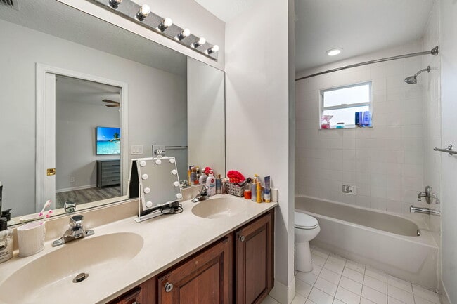 Building Photo - 6985 Brook Hollow Rd