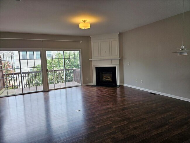 Building Photo - 1021 Thornborough Dr