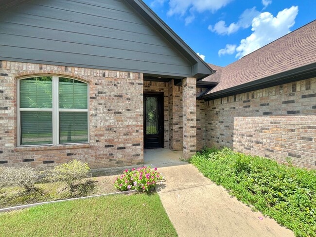 Building Photo - 3700 Old Omen Rd