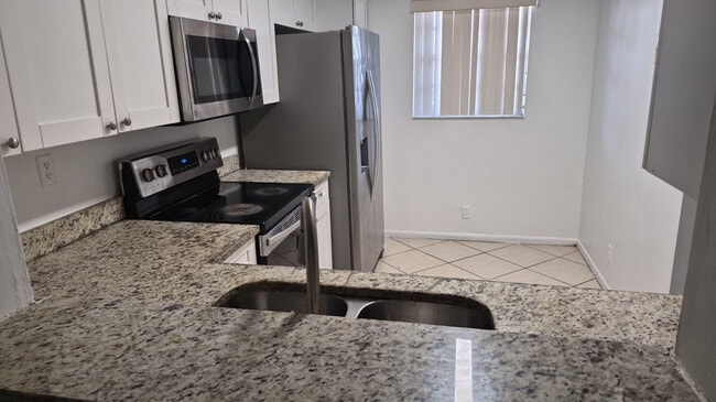 Building Photo - 2966 Coral Springs Dr