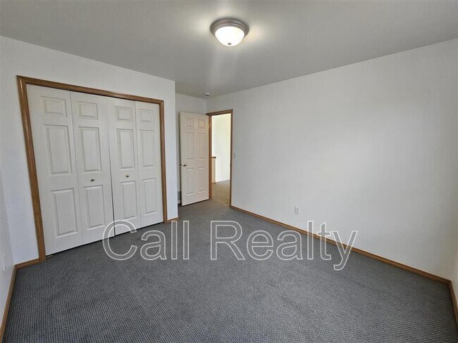 Building Photo - 1021 Malvern St