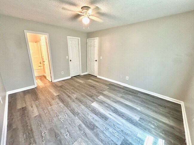 Building Photo - 4425 Torrance Dr NW