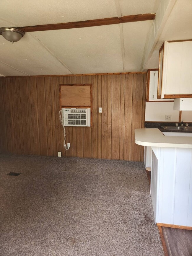Building Photo - 124 Hussey Mhp Ln
