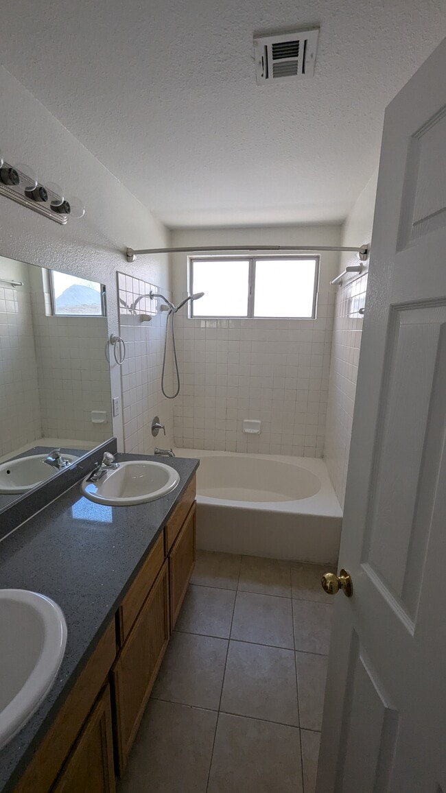 Building Photo - 8208 Cactus Root Ct