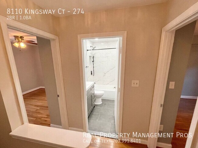 Building Photo - UPDATED 2 BEDROOM HOME - PRVATE BACK YARD ...