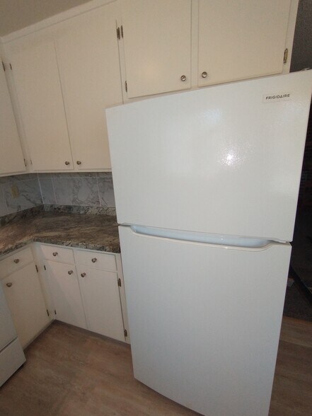 Newer refrigerator! - 5289 Balhan Ct