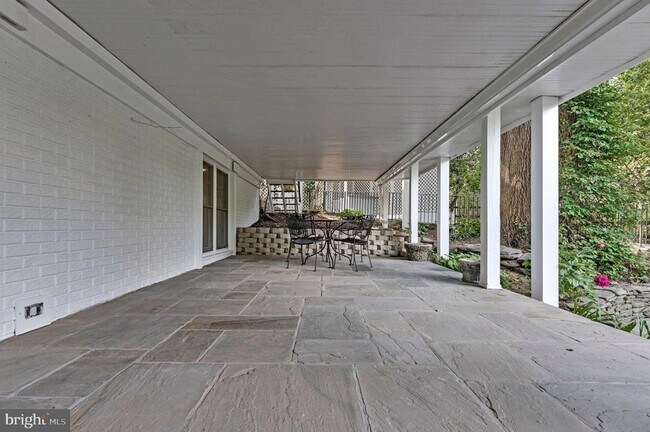 Building Photo - 10034 Scenic View Terrace