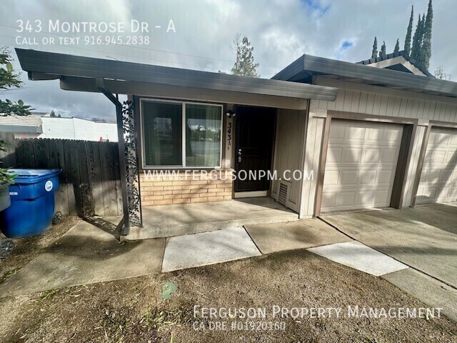 Building Photo - Dog Friendly Duplex with an Attached Garage