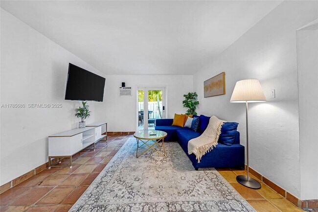 Building Photo - 312 NE 16th Terrace