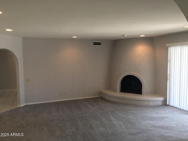 Building Photo - 5623 E Aster Dr