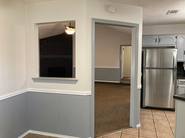 Building Photo - 6349 Hunters Glen Dr