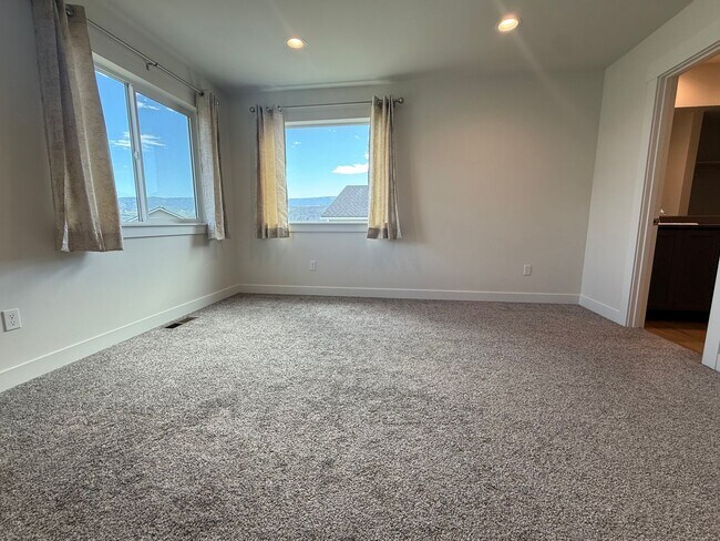 Building Photo - Now renting 3-bedroom House, to view this and other rentals go to www.stillproperties.com
