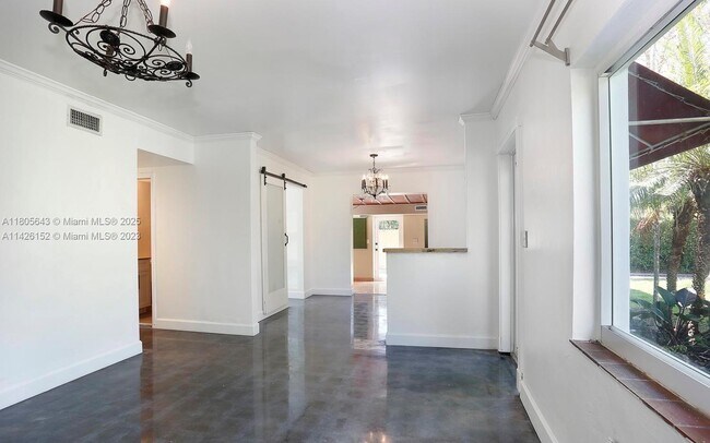 Building Photo - 6116 SW 46th Terrace