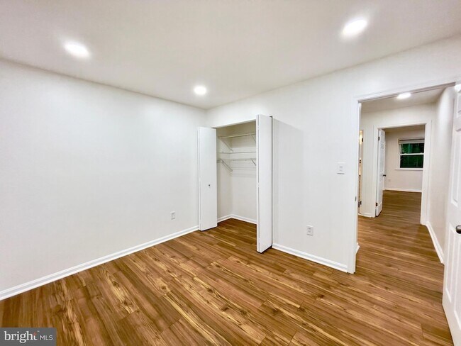 Building Photo - 1402 Mullins St