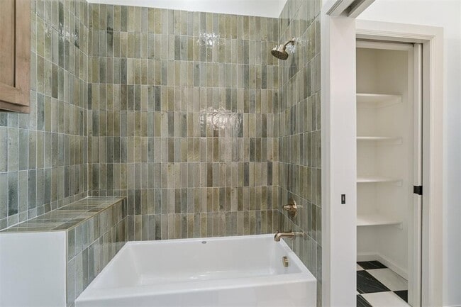 Building Photo - 18835 Selah Wy