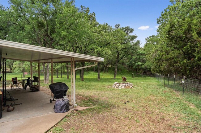 Building Photo - 203 Serenada Dr