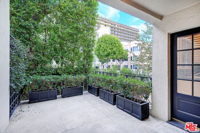 Building Photo - 149 S Rodeo Dr