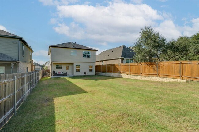 Building Photo - 7905 Prairie Rye Dr