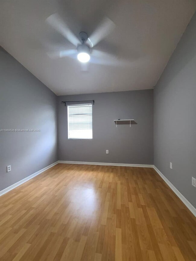 Building Photo - 305 NW 109th Ave