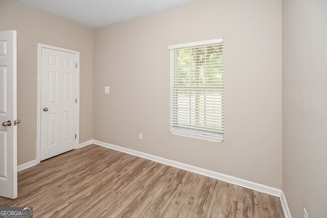 Building Photo - 719 Cherry Branch Cir