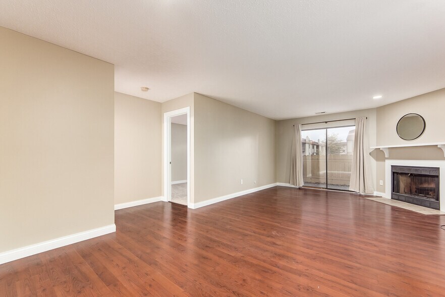 Building Photo - 2257 Hedgerow Road