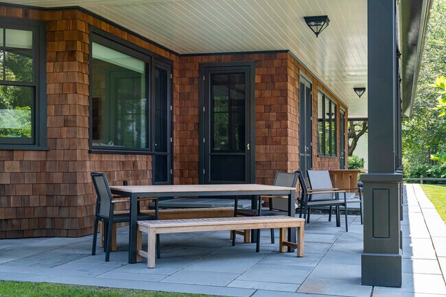 Building Photo - 9 Arlington Ave