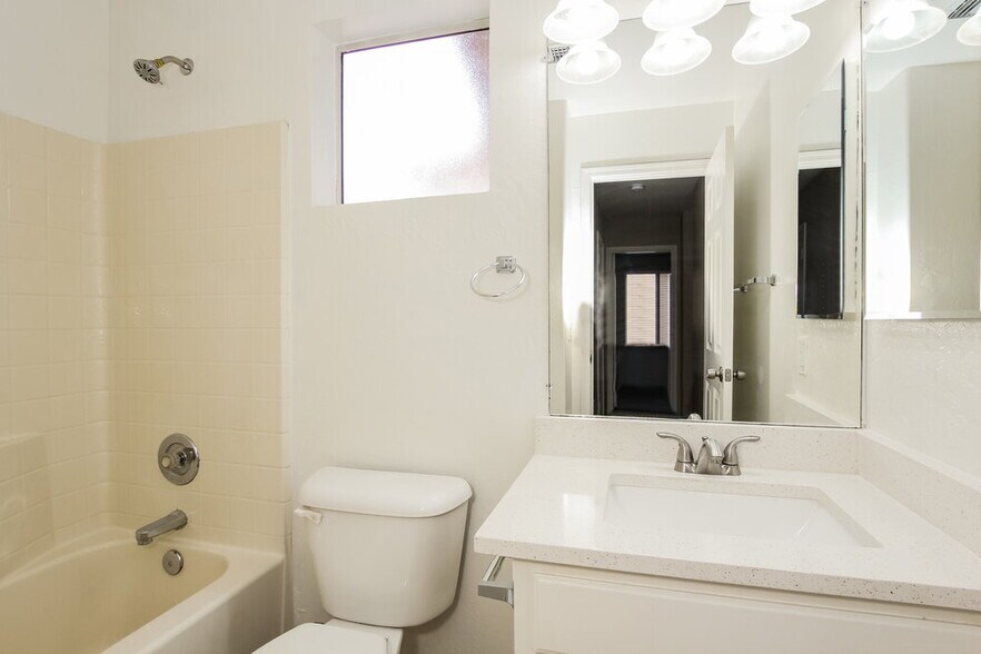 Building Photo - 20015 N 22nd Pl