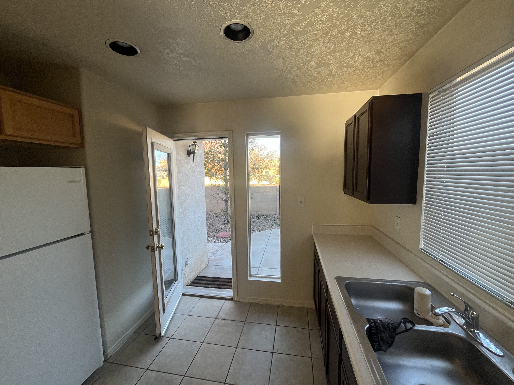 Building Photo - 1301 Villa Chamisa NE