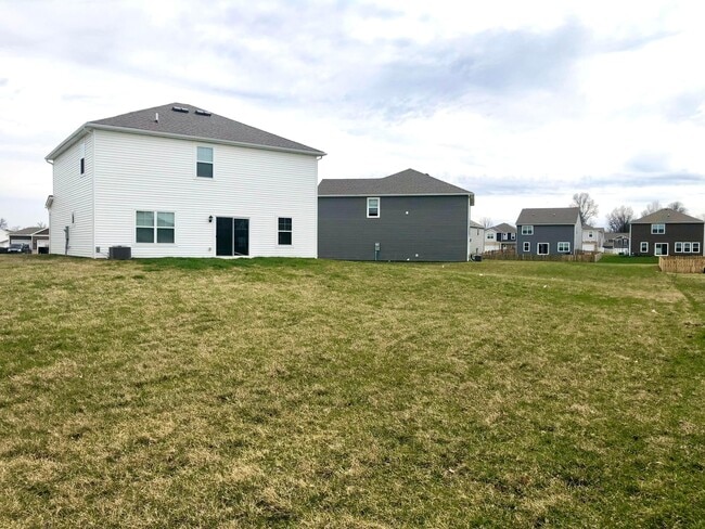 Building Photo - 38 Sunbeam Ct