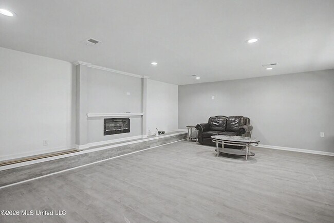 Building Photo - 9424 Daisy Vestry Rd