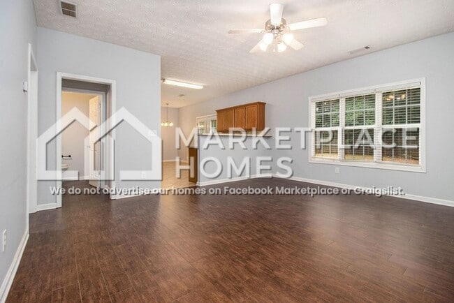 Building Photo - 314 Interlake