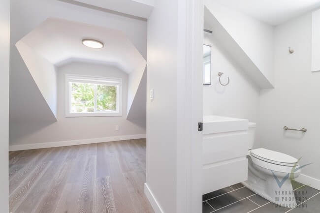 Building Photo - Stunning remodeled 4BD/3.5BA Seattle Craftsman with Solar, A/C & EV Charging for RENT- Available ...