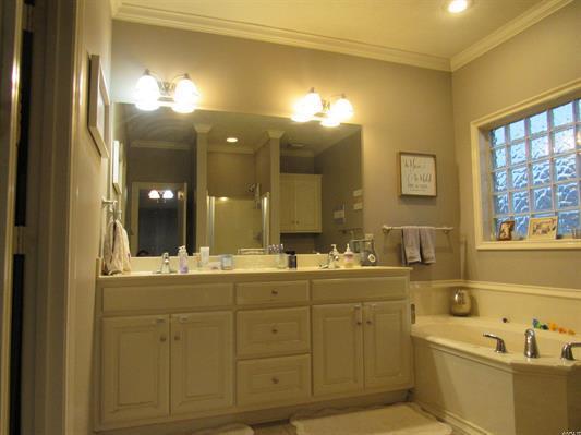 Building Photo - 14 Emily Cove