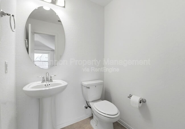 Building Photo - 1618 Rosedale Dr