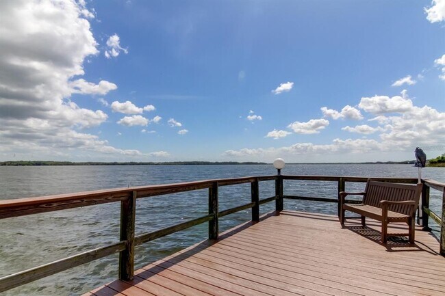 Building Photo - 90 S Highland Ave