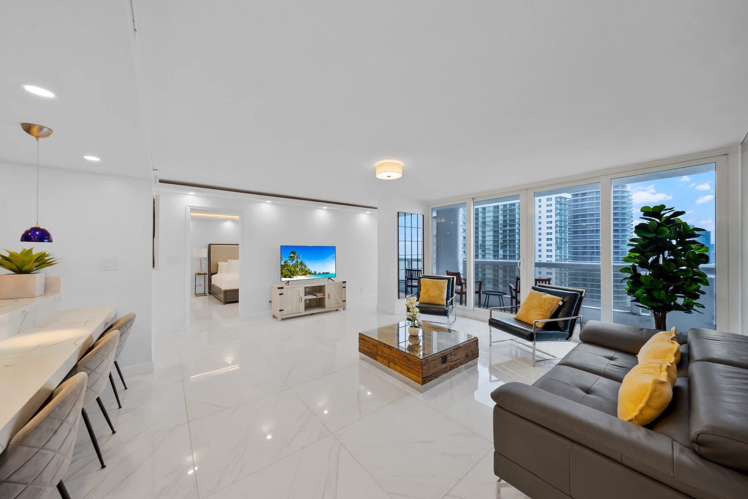 Building Photo - 1717 N Bayshore Dr