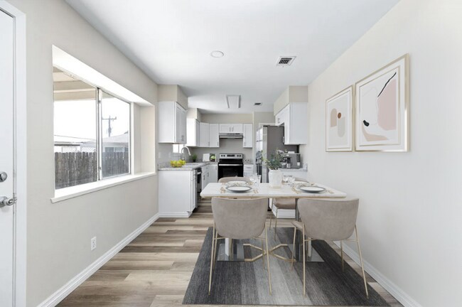 Building Photo - 178 Oakside