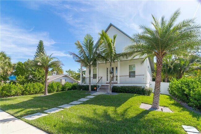 Building Photo - 580 Broadway St