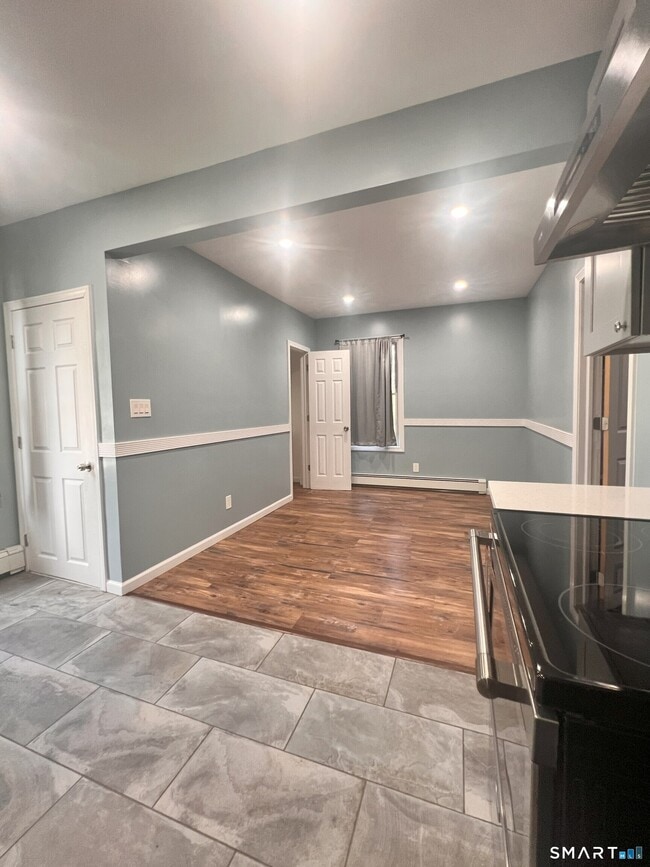 Building Photo - 5 Pinehurst Ave