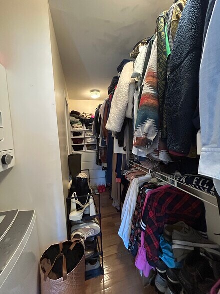 Building Photo - 33 Delle Ave