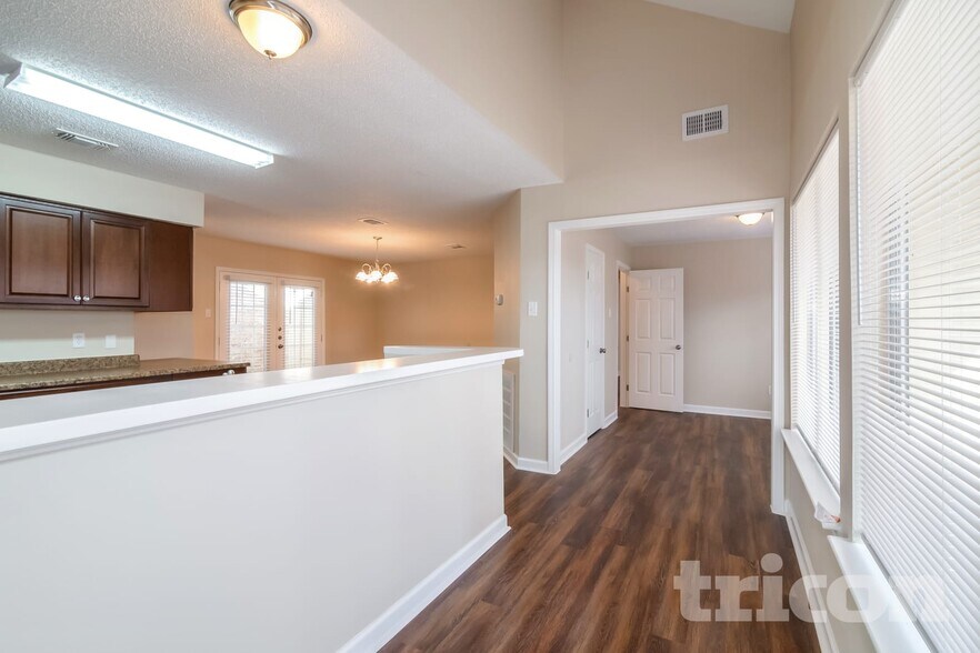 Building Photo - 16027 Hidden Acres Dr