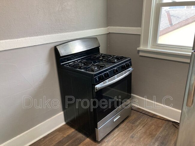 Building Photo - 5 Ernestine St