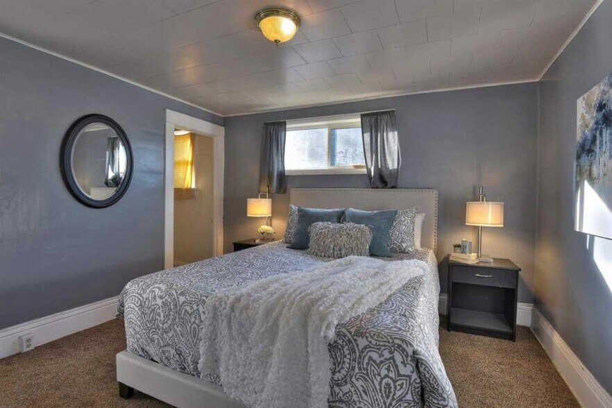 Main Floor Bedroom #1 - 1709 W Spofford Ave