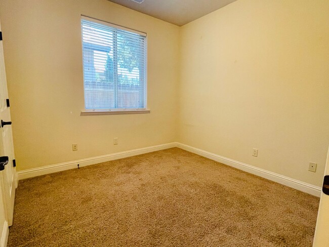 Building Photo - $1,000 Move IN Bonus $2,450 Copper & Cedar...