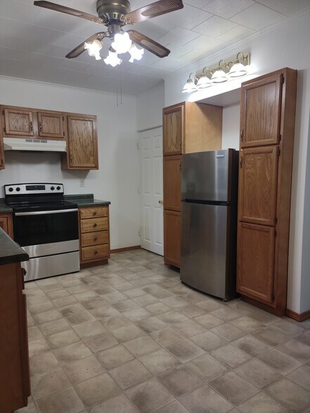 Kitchen - 491 Flambeau Ave