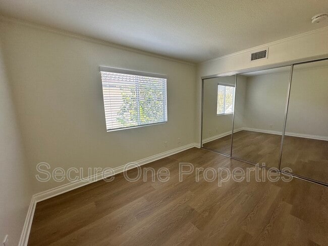 Building Photo - 1740 Amarelle St