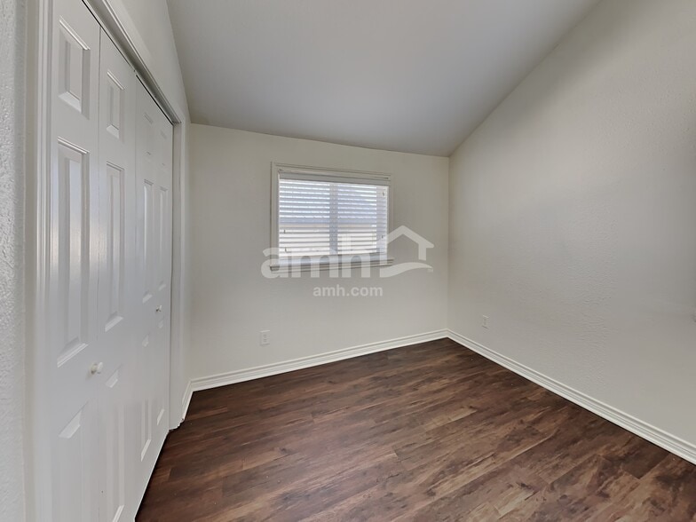 Building Photo - 416 Madison Pl