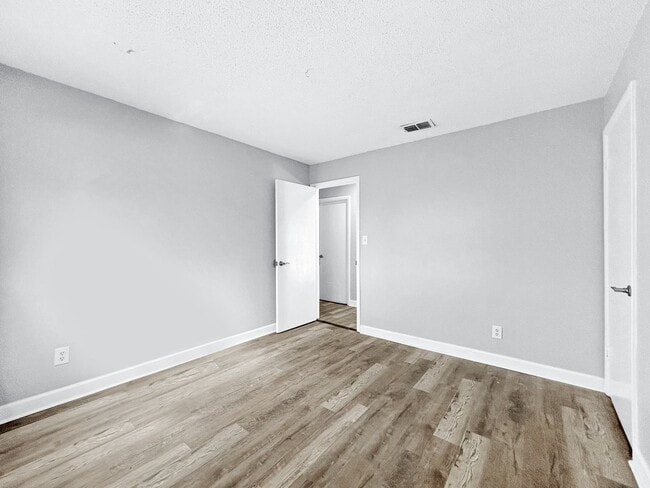 Building Photo - Charming Unfurnished Pinellas Park Home with Private Backyard! 3bed | 1 bath