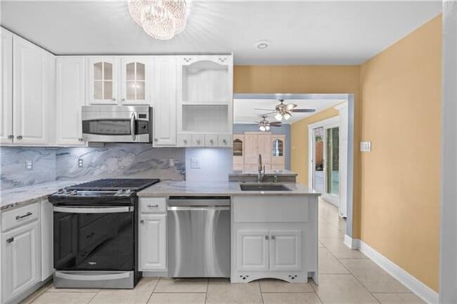 Building Photo - River Ridge Home Rental